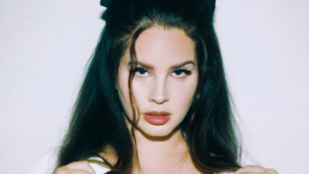 Lana Del Rey to Play Stadium Concerts in United Kingdom and Ireland